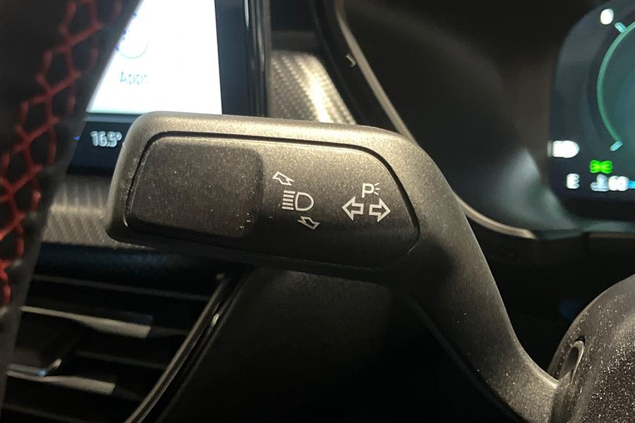 Ford Kuga Photo autoimg-63fea43b64bcfcbe9871e2835b604ddb8777c5bf.jpg