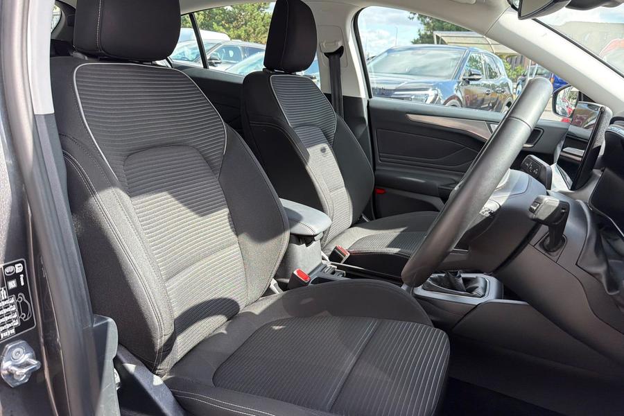 Ford FOCUS Photo autoimg-6400280868e26b8704743da18788a377bbba874f.jpg