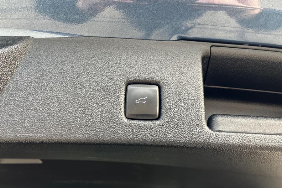 Ford Kuga Photo autoimg-64022a495f08816feeb6fa17b1109c8dfef9c87a.jpg