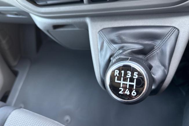 VOLKSWAGEN Transporter Photo 32