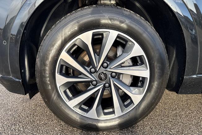 AUDI Q6 e-tron Photo 35