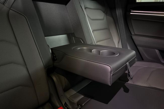 VOLKSWAGEN Touareg Photo 28