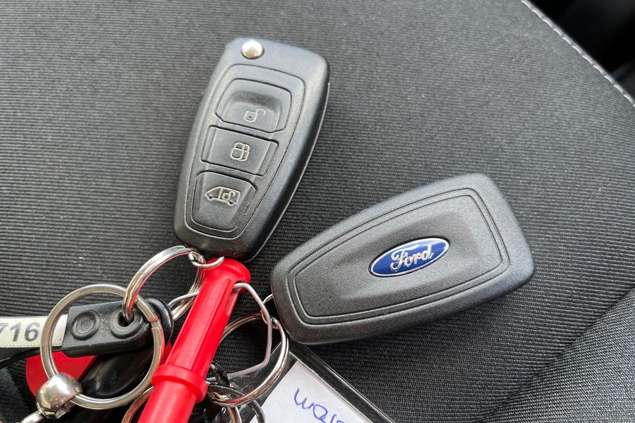 Ford TRANSIT CUSTOM Photo autoimg-640d4423f77accb582327eb15f8799186704d38f.jpg