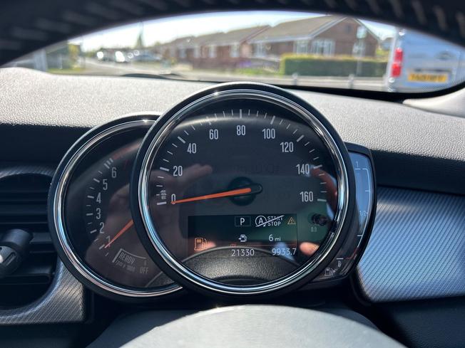 MINI Hatch Photo 15