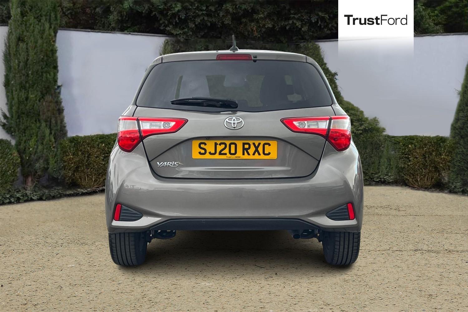 Toyota Yaris Photo 6