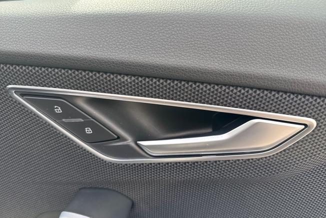 AUDI Q2 Photo 43
