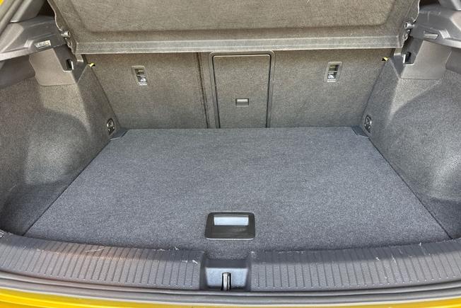 VOLKSWAGEN T-Roc Photo 12