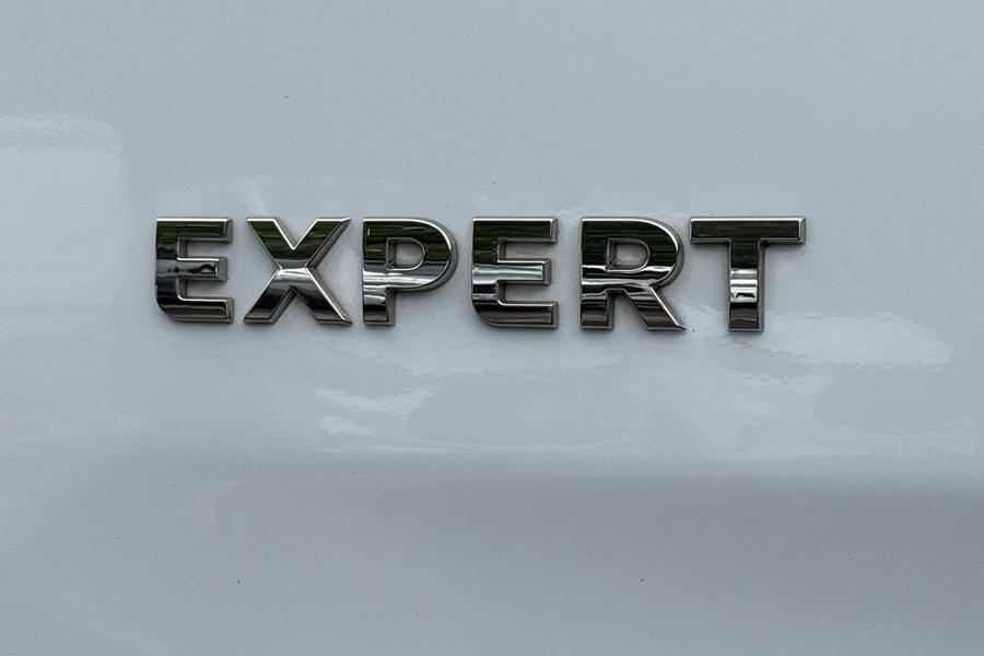Peugeot EXPERT Photo autoimg-6414c7dfc420995f45eaefd4d87cb1dce3d5a7f8.jpg