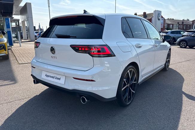 VOLKSWAGEN Golf Photo 24