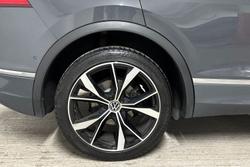VOLKSWAGEN Tiguan Photo 5