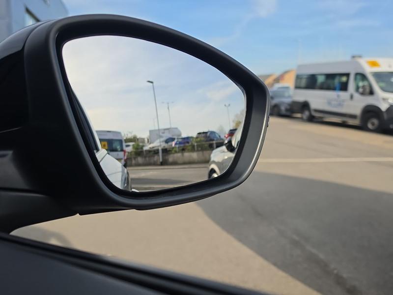 Used Peugeot 2008 ISZ7271 25