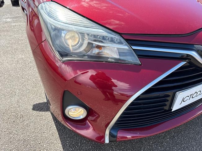 TOYOTA Yaris Photo 30
