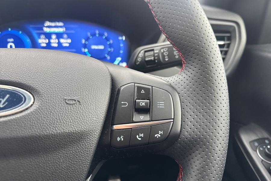 Ford KUGA Photo autoimg-6422e3b4cdc8fb5dbe5fc3bfcf87f1260072c90d.jpg