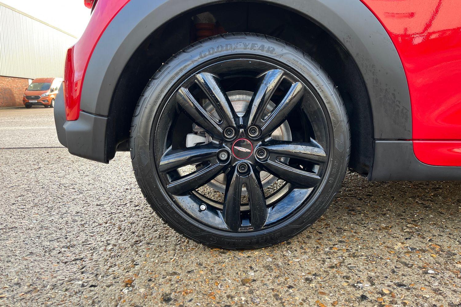 MINI Hatch Photo 7