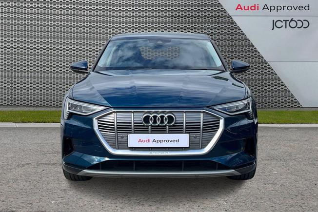 Audi e-tron Photo 8