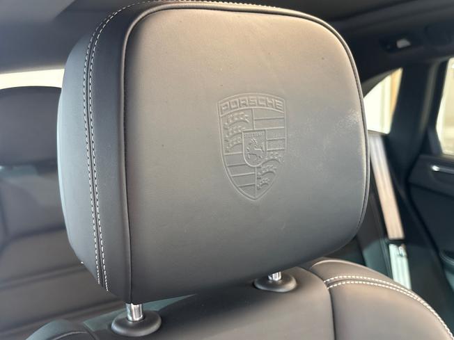 PORSCHE Macan Photo 15