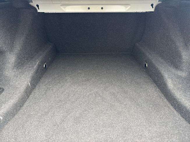BMW 5 Series Photo 12