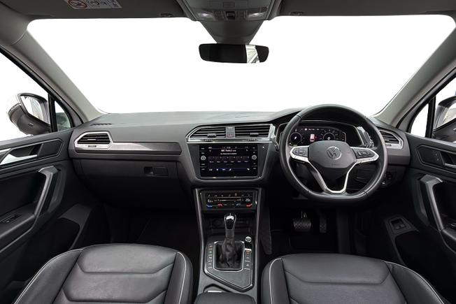 VOLKSWAGEN Tiguan Photo 10