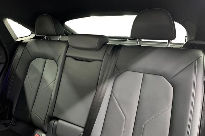 AUDI Q3 Photo 9