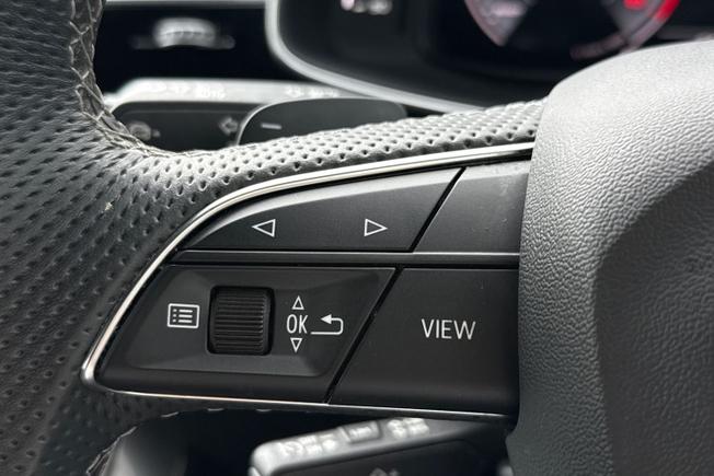 AUDI Q7 Photo 16