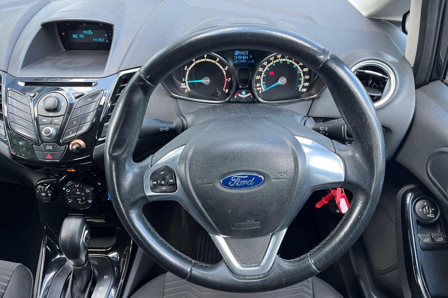 Ford FIESTA Photo 11
