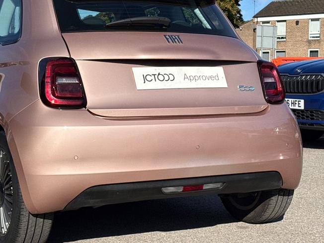 FIAT 500e Photo 36