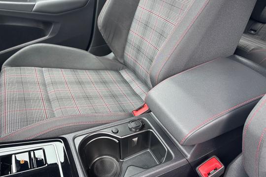 Volkswagen Golf Photo autoimg-6436da366bd3885bceccf4d2e3aea2e59e2288c2.jpg