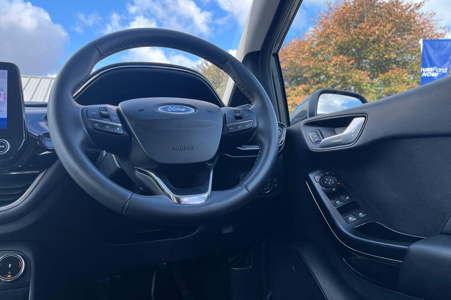 Ford Fiesta Photo 11