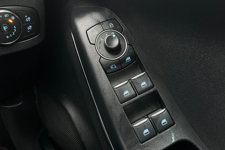 Ford PUMA Photo autoimg-643bbd7efef4f6fd6bad88b9b6dbf36c68a63a45.jpg