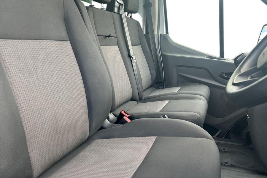 Ford TRANSIT LUTON Photo autoimg-643e2db1c76a011515b130e5ac6ee6d0d2f8a997.jpg