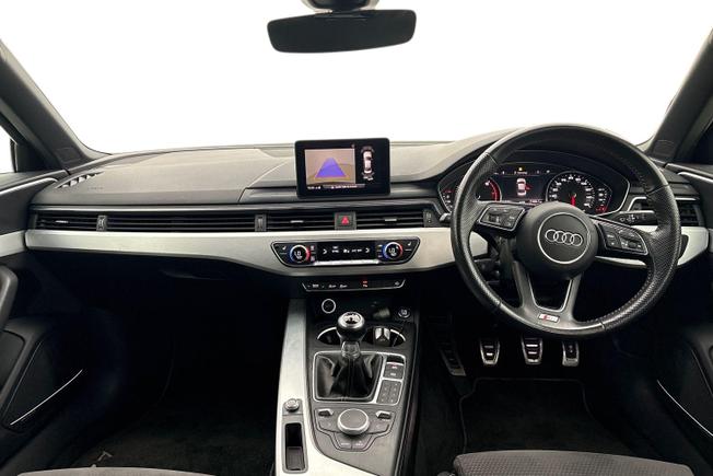 AUDI A4 Photo 11