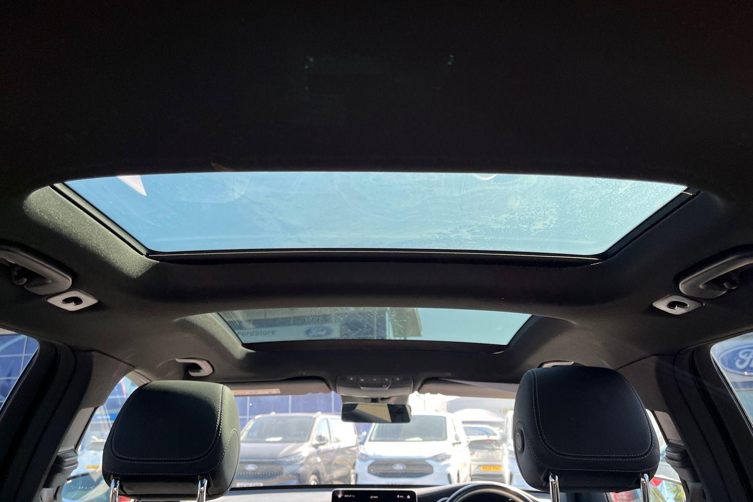 Mercedes-Benz GLC Photo 31