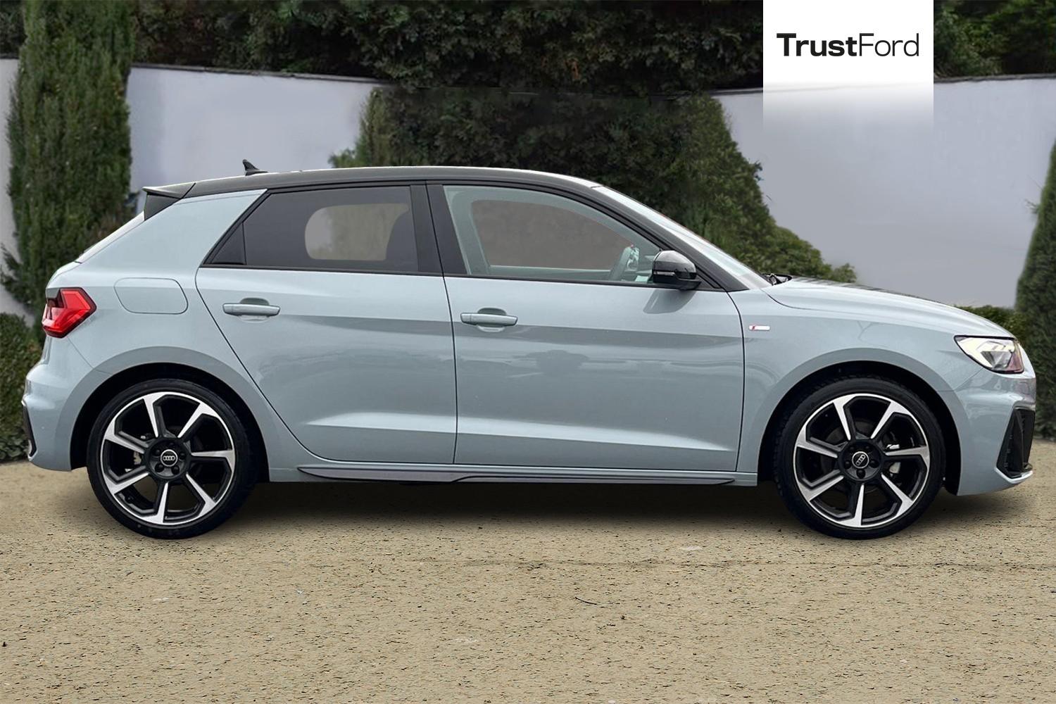 Audi A1 Photo 2