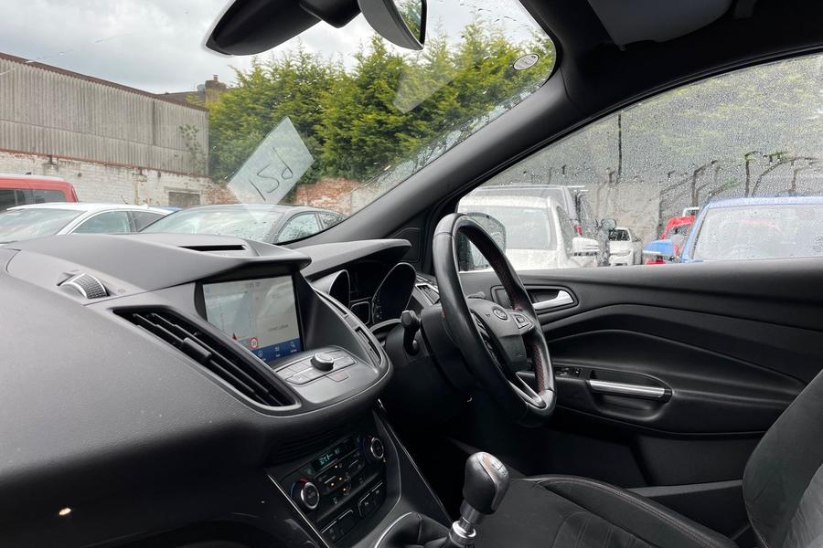 Ford KUGA Photo autoimg-644639b2d945eec6e3b58d84e5b7c0d436c56d4b.jpg