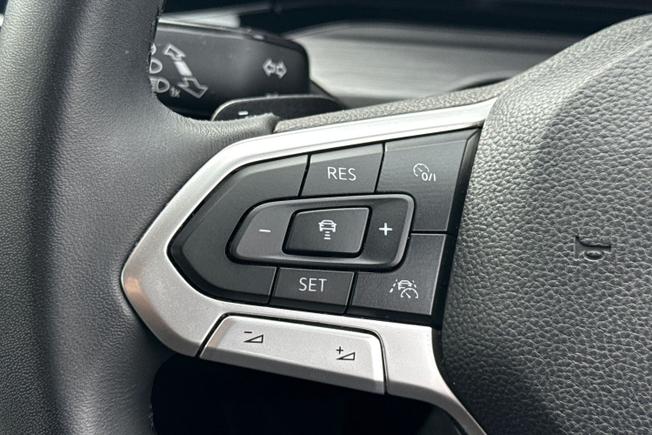 VOLKSWAGEN Golf Photo 16