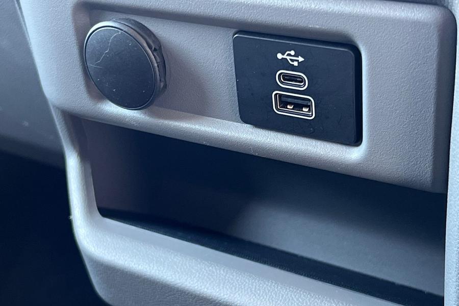 Ford TRANSIT CUSTOM Photo autoimg-644d6033a5365f60d21633147ce8464b5dd469f9.jpg