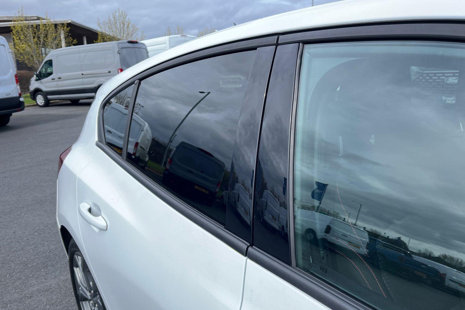 Ford FOCUS Photo 22