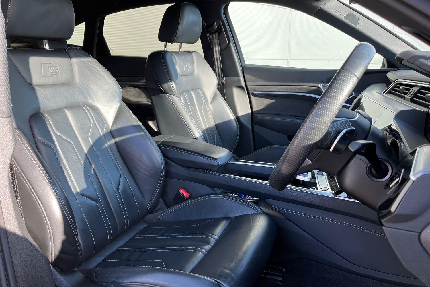 Audi E-TRON Photo 16