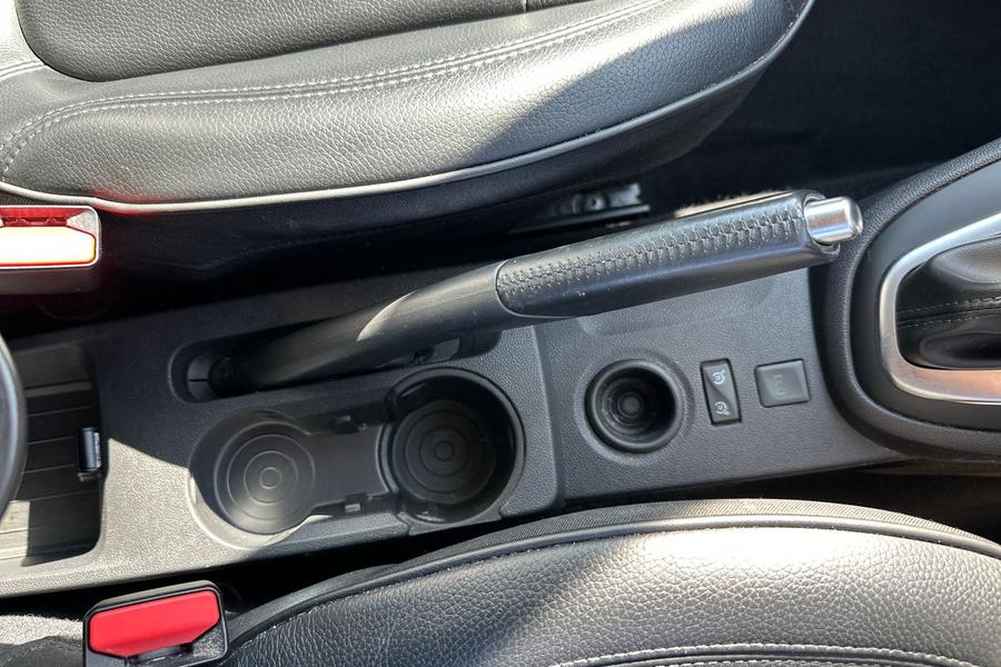 Renault CAPTUR Photo autoimg-6452c22da537867becce5cb50027ffe22bc87448.jpg