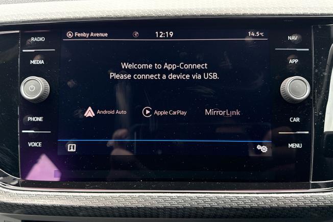 VOLKSWAGEN T-Cross Photo 24