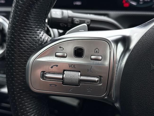 MERCEDES-BENZ CLA Photo 16
