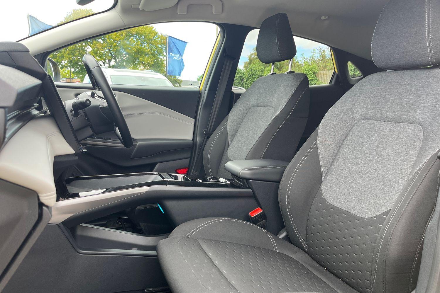 Ford Puma Gen-E Photo 18