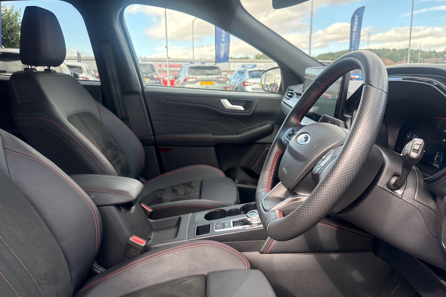 Ford KUGA Photo 16