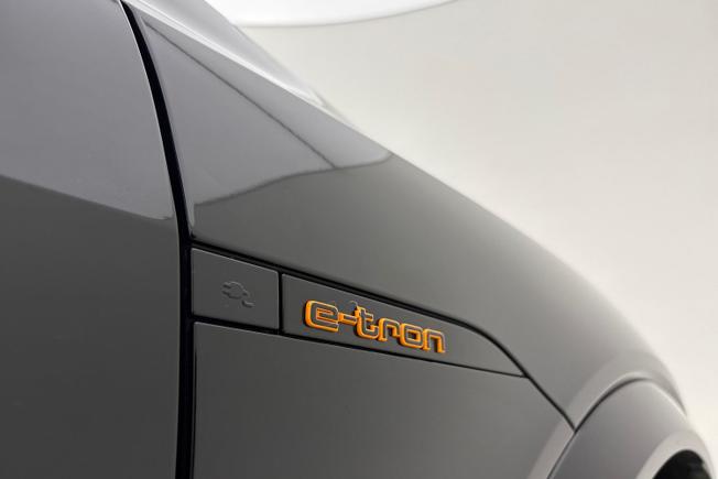 AUDI E-Tron S Photo 30