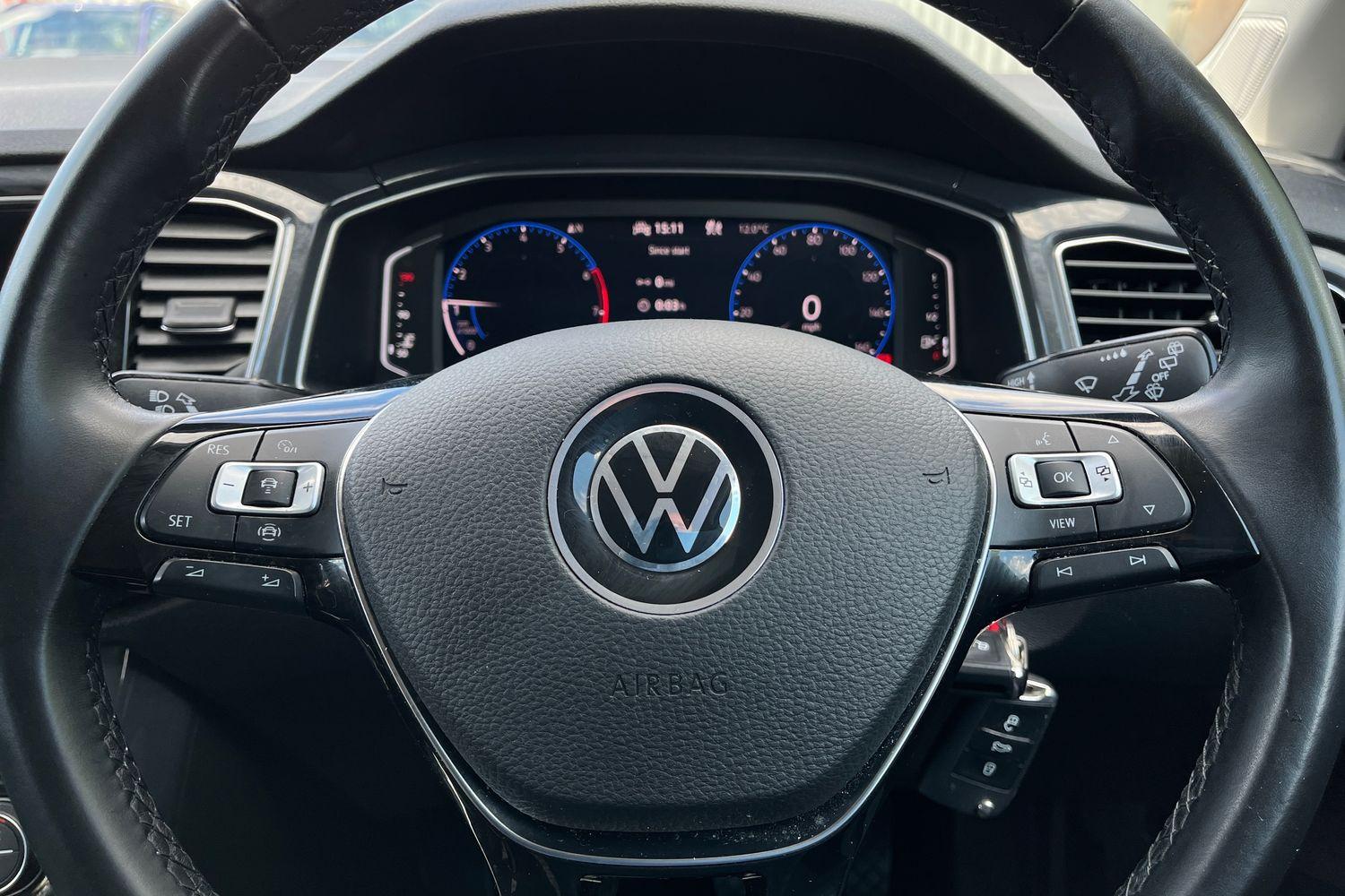 Volkswagen T-ROC Photo 11