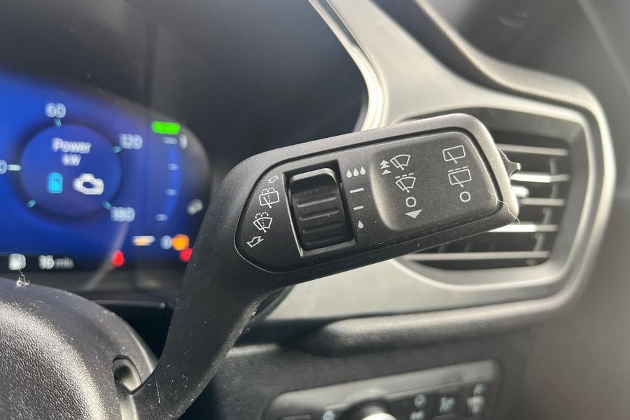 Ford KUGA Photo autoimg-6465f460a1f5e66bd2ed3a26588da4ae399a588c.jpg