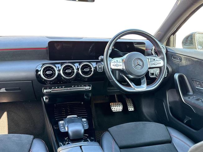 Mercedes-Benz A Class Photo 11