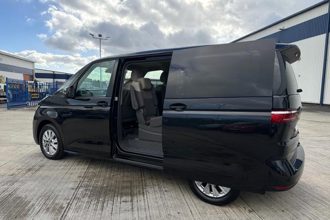 VOLKSWAGEN Multivan Photo 32