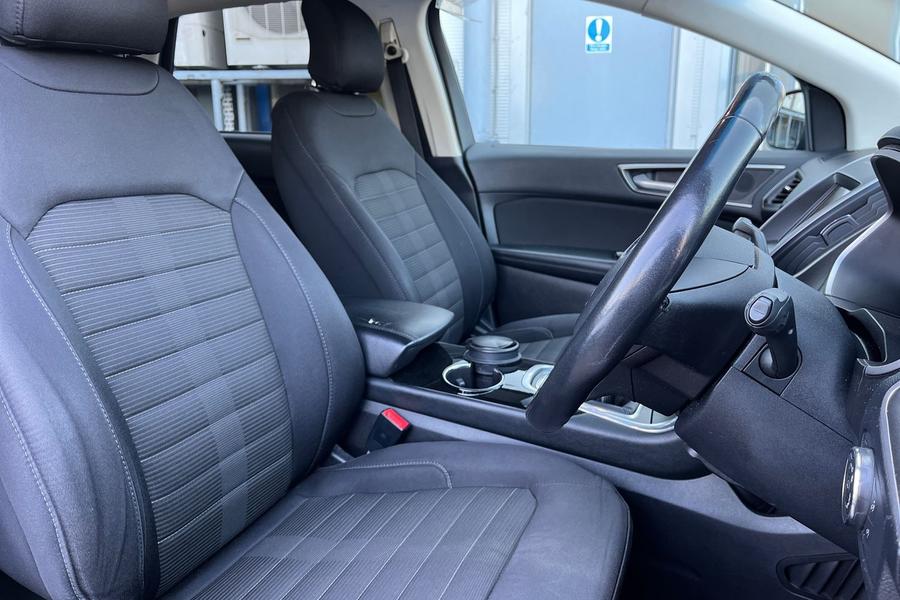 Ford EDGE Photo autoimg-6468dadaf8c9ca752c899fd96c041afed1715be2.jpg