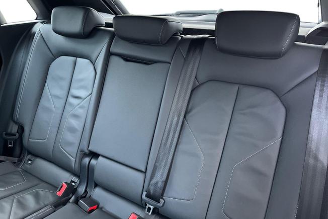 AUDI Q3 Photo 10